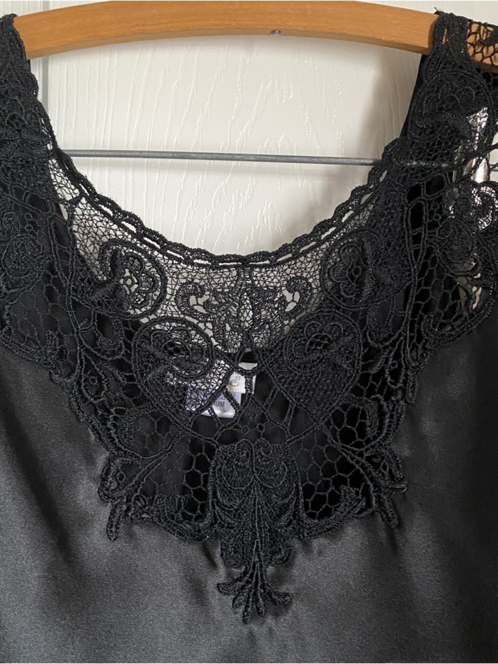 Black Lace-Trim Satin Camisole Tank Top M Office Siren Feminine Romantic Vintage - Picture 2 of 9